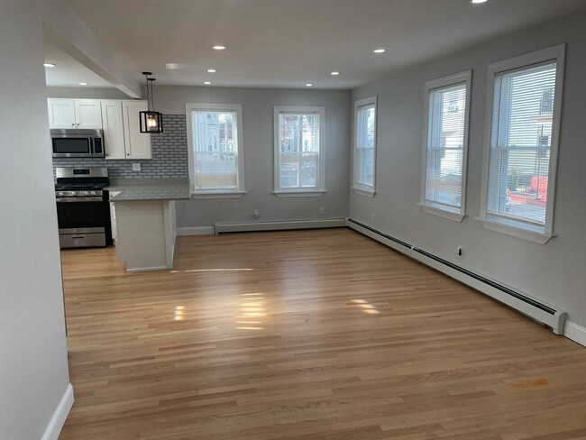 Building Photo - Fully Renovated Single Family Home For Ren...