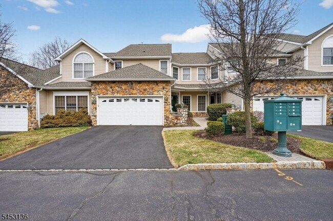 Building Photo - 70 Winged Foot Dr