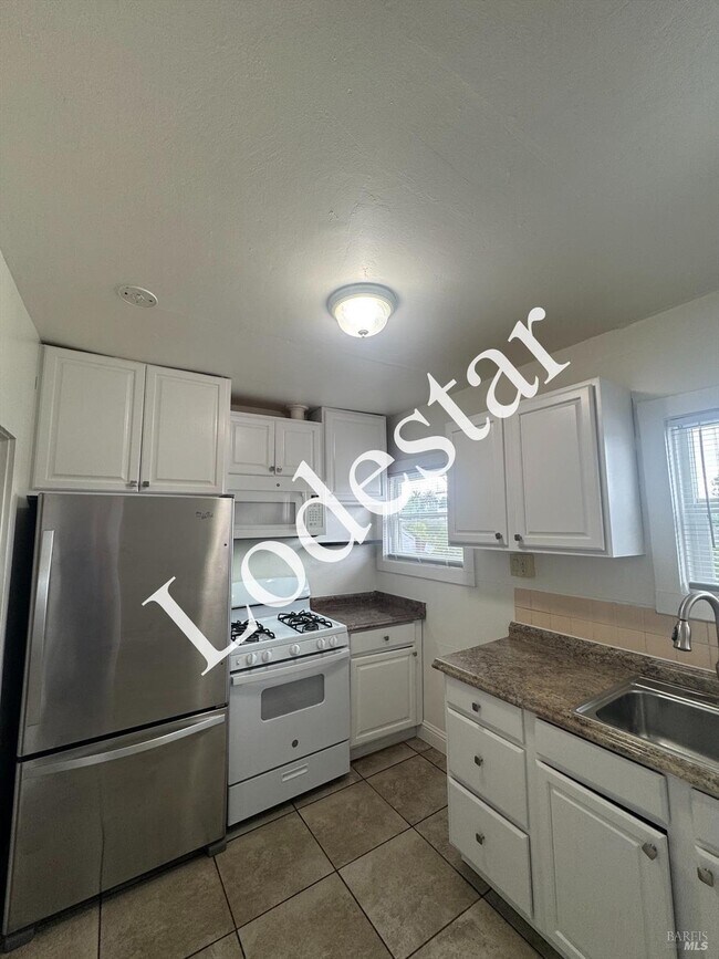 Building Photo - 302 Carolina St