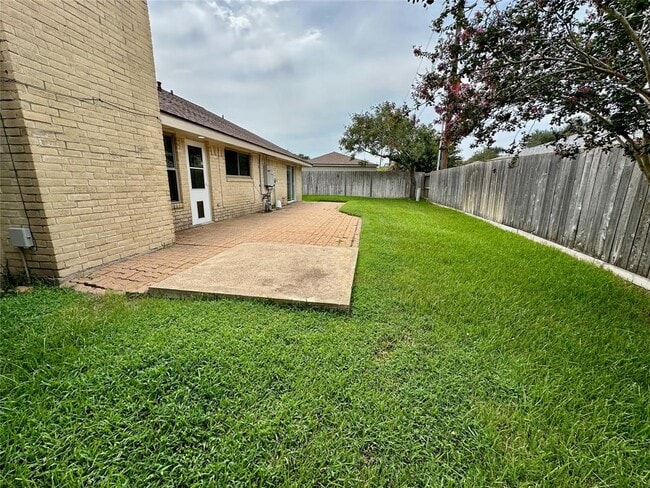 Building Photo - 2931 Pasture Ln