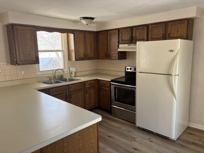 Building Photo - 1318 Benton St