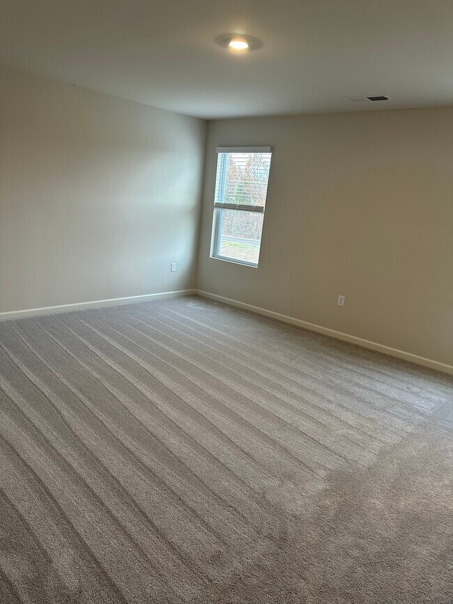 Building Photo - 2252 Robert Gwynne Dr