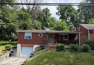 Building Photo - Dormont One-Level Ranch-2 bedrooms/2 bathrooms