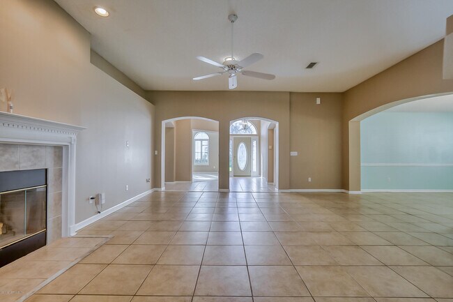 Building Photo - 442 Big Tree Rd