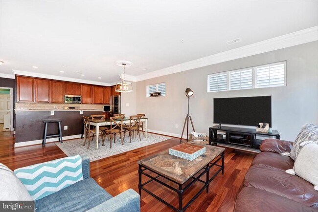 Building Photo - 10202 Woodthrush Dr