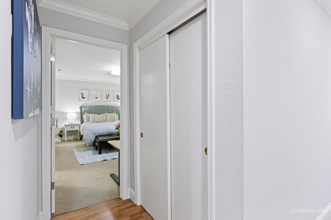 Building Photo - 1565 Sacramento St