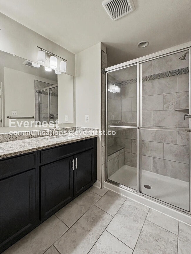 Building Photo - 2515 Hyacinth Ln