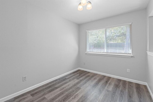 Building Photo - 3930 Leafield Dr