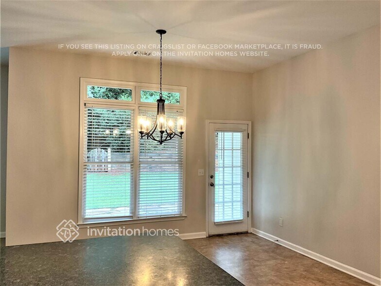 Building Photo - 1035 Fairview Club Cir
