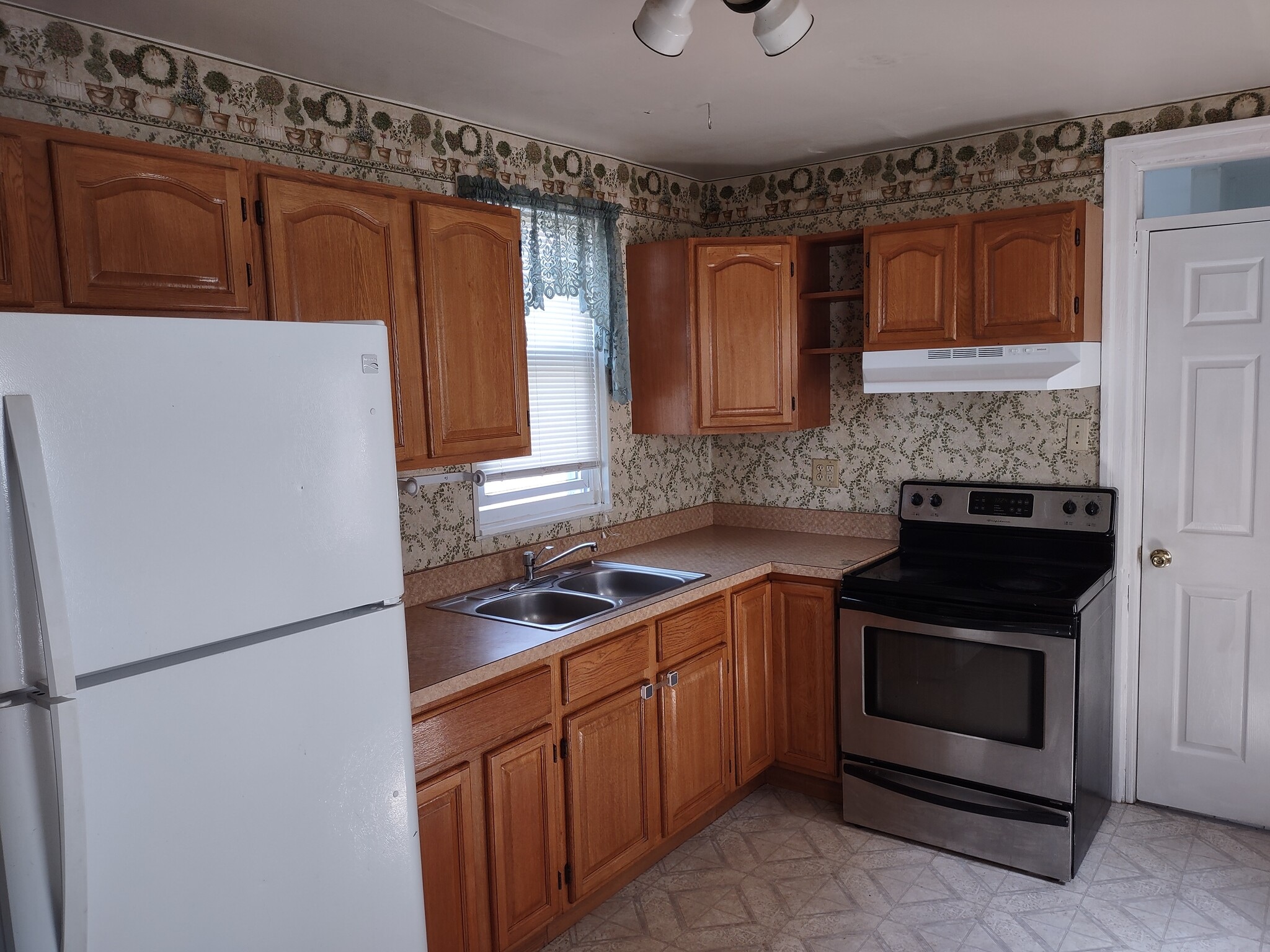 Building Photo - 118 S 17th St