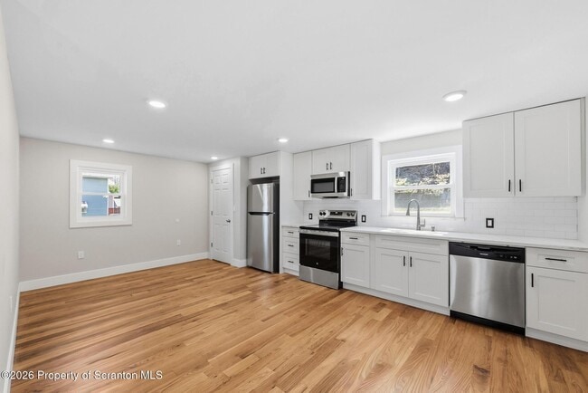 Building Photo - 305 Parsonage St