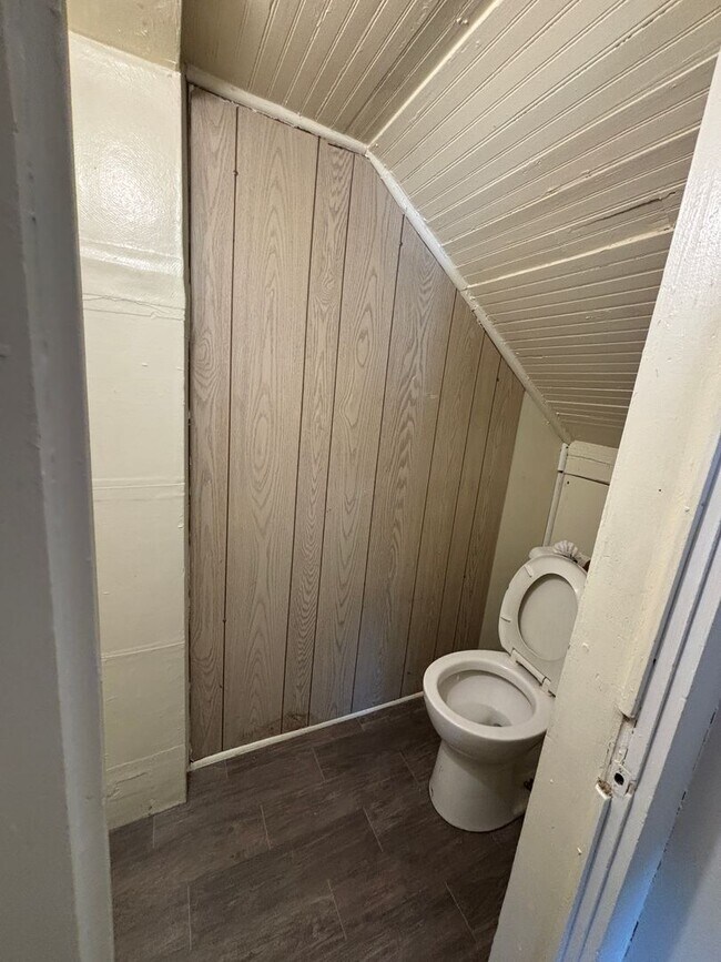 Building Photo - 227 Independence Ave