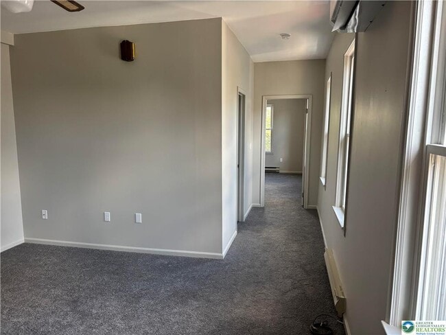 Building Photo - 3951 Mountain View Dr