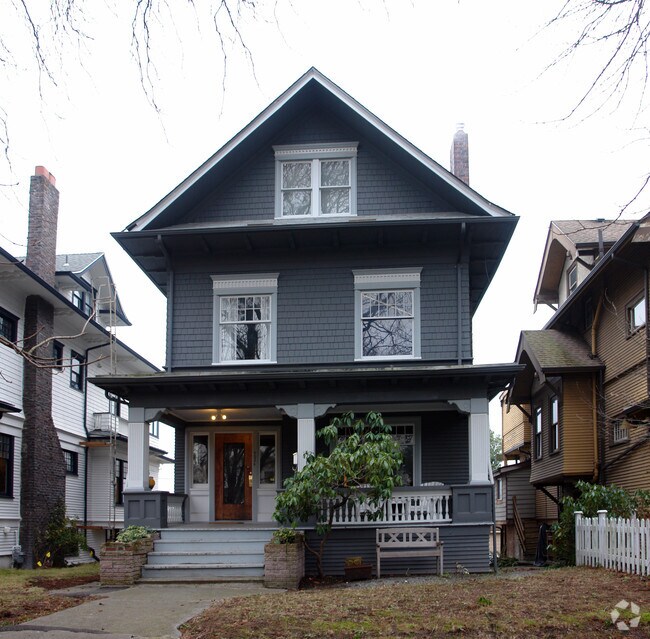 Building Photo - 5026 17th Ave NE
