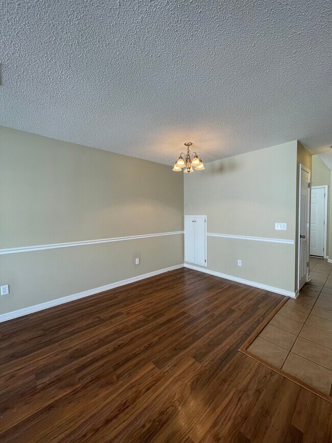 Building Photo - 225 Wakefield Way