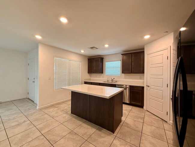 Building Photo - 3 BED 2.5 BATH 2 CAR GARAGE TOWNHOUSE w/ LOFT in CADENCE FOR RENT!