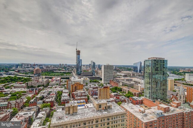 Building Photo - 2018-32 Walnut St