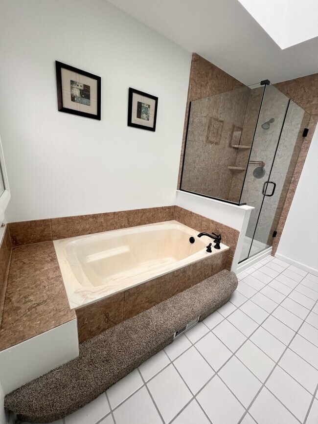 Master Bathroom - 12790 Polo Parc Dr