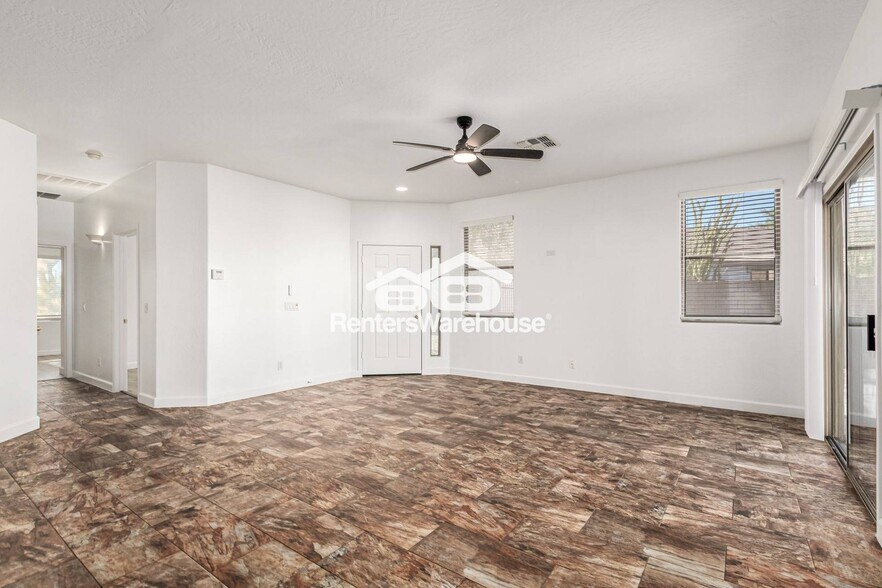 Building Photo - 17088 W Lundberg St