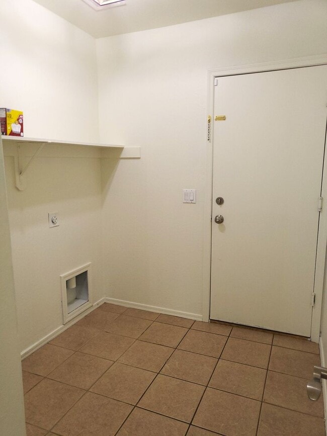 Building Photo - Spacious 3BR Phx Home for Rent!