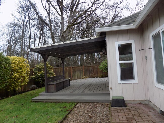 Building Photo - Gorgeous Three Bed Two Bath With RV Area a...