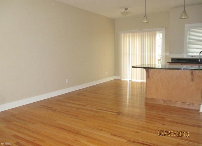 Building Photo - 4 br, 3 bath Condo - 1908 Geddes Ave 1908 ...
