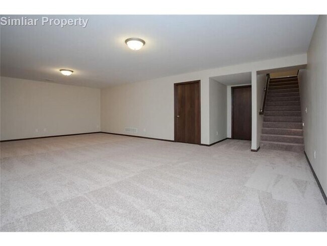 Building Photo - 536 Meadow Oak Cir