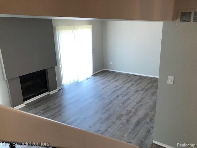 Building Photo - 6365 Richard Run St