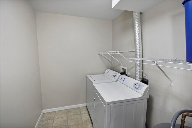 Building Photo - 280 Stonewall Creek Dr