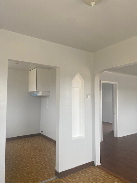 Building Photo - 3641 E 59th Pl