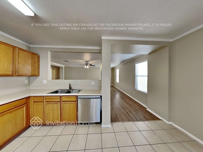 Building Photo - 11610 W Charter Oak Rd