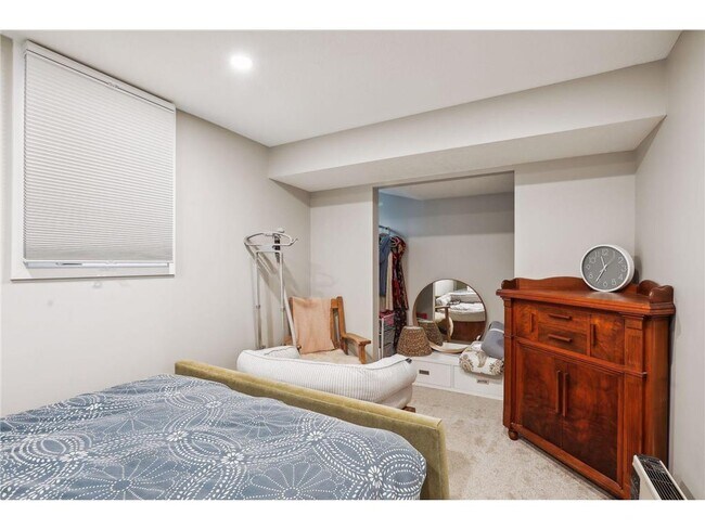 Building Photo - 4237 Ottawa Ave S