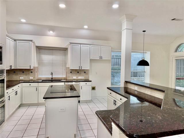 Building Photo - 708 Nettleton Dr