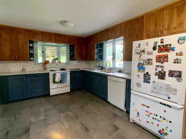 Building Photo - 4 Bedroom Unfurnished Home in Columbia Falls
