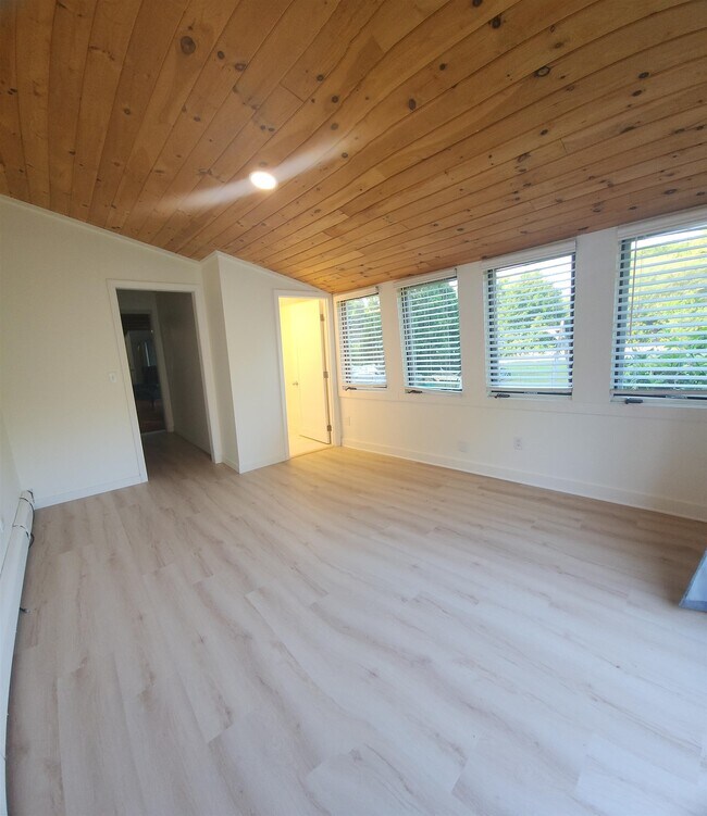 Building Photo - 404 Sagamore Rd