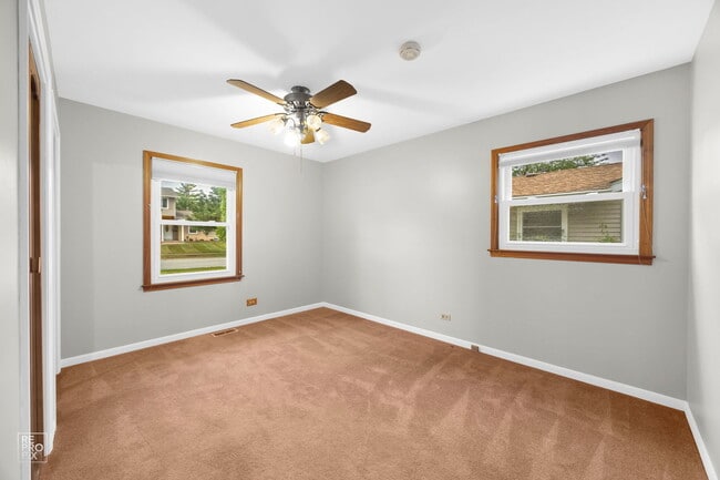 Building Photo - 769 Penrith Ave