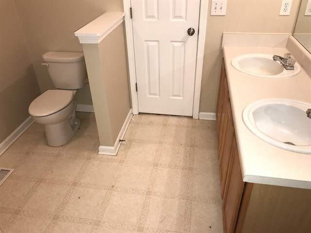 Building Photo - 2902 Edgefield Ct SW