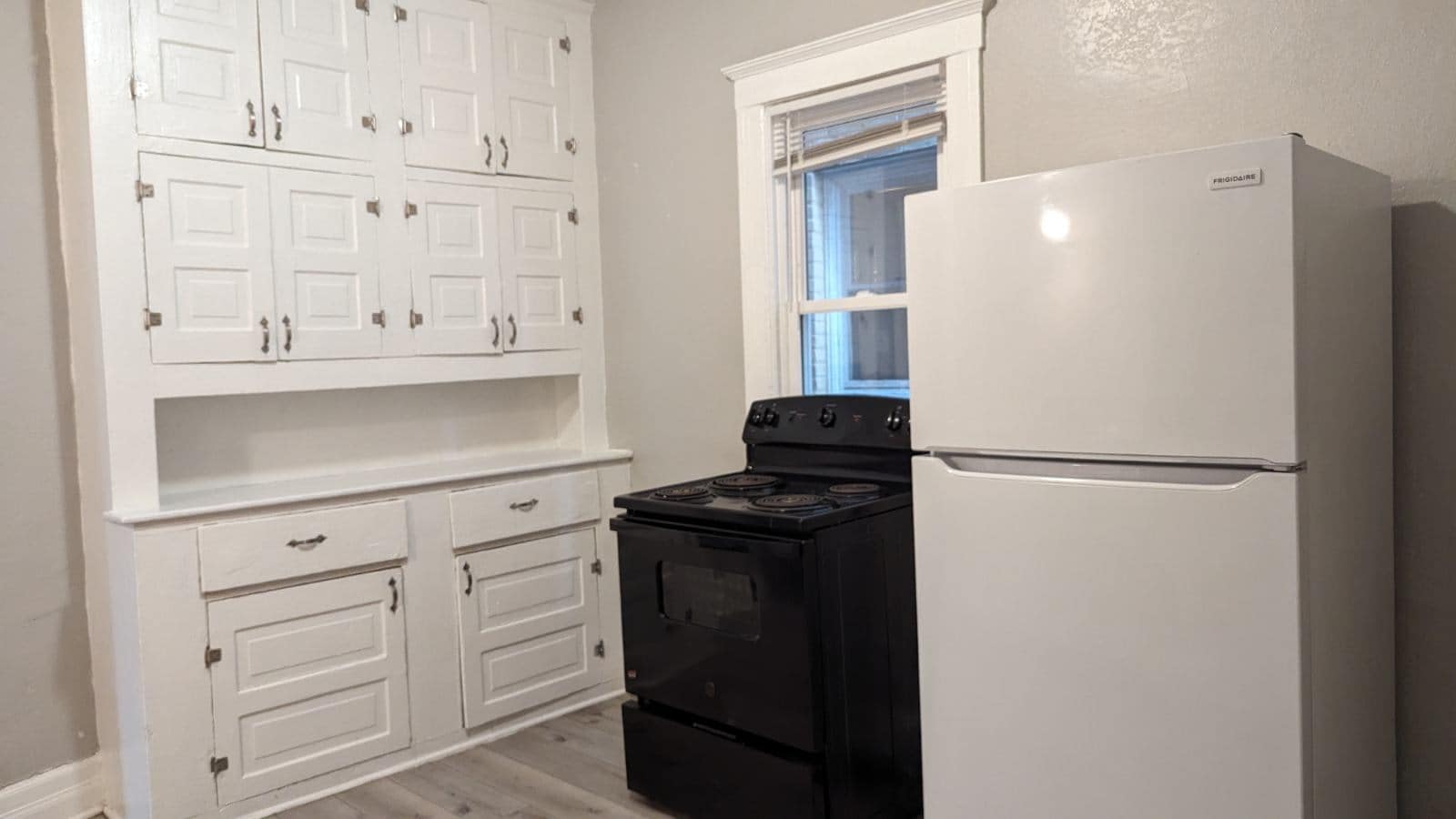 Building Photo - 536 Holbrook St