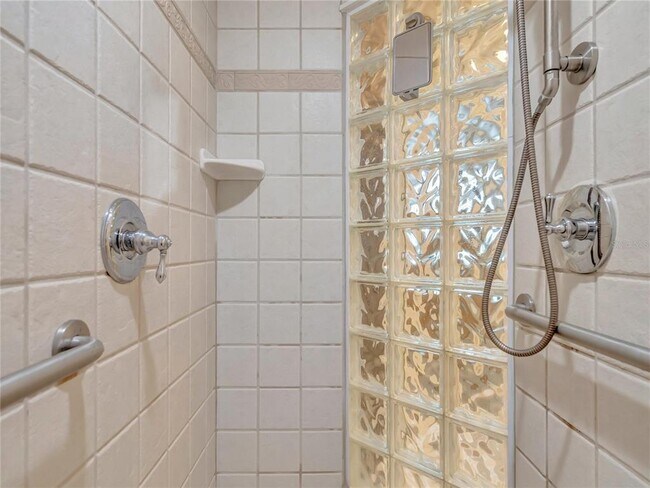 Building Photo - 10432 Sandpiper Rd W