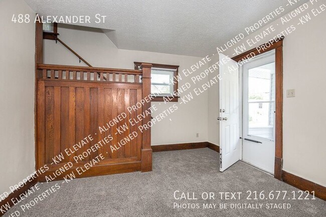 Building Photo - 3 floor Bright & Vibrant 4 bedroom home !