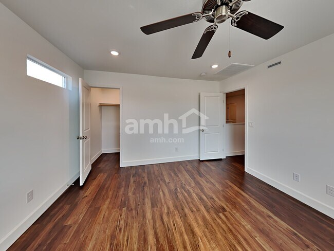 Building Photo - 4832 Blushing Star St