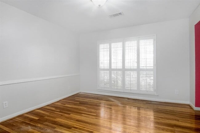 Building Photo - 4015 Mischire Dr