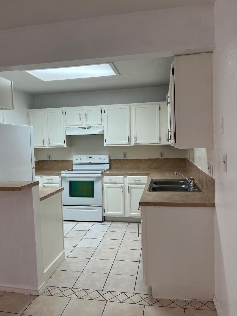 Building Photo - 1802 Bobcat Ln