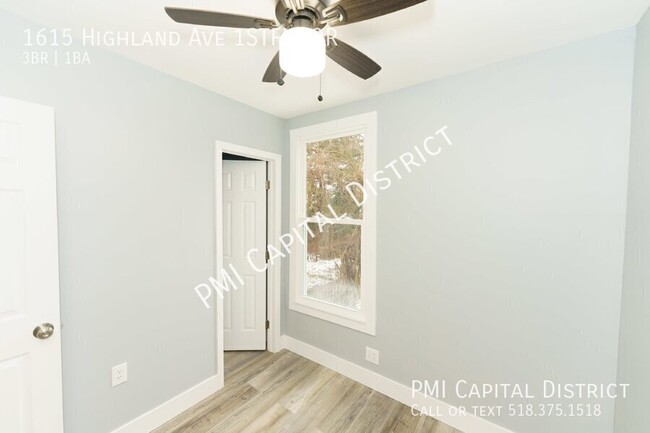 Building Photo - Newly Remodeled 3 bed/1 bath Apt w/ W/D Ho...