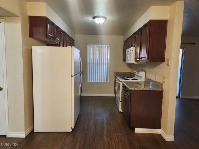 Building Photo - 2606 S Durango Dr