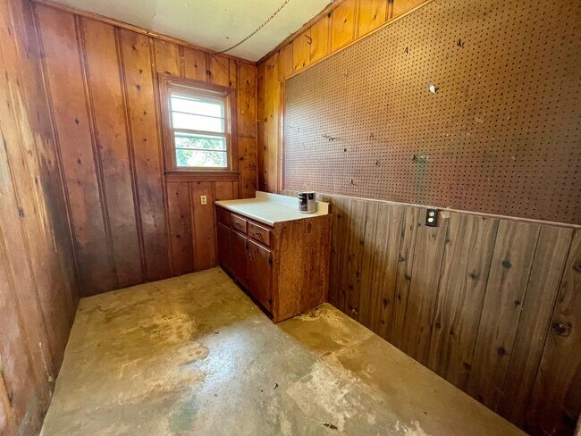 Building Photo - Nice home near downtown Athens!