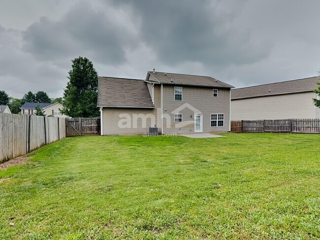 Building Photo - 2233 Cartmill Dr