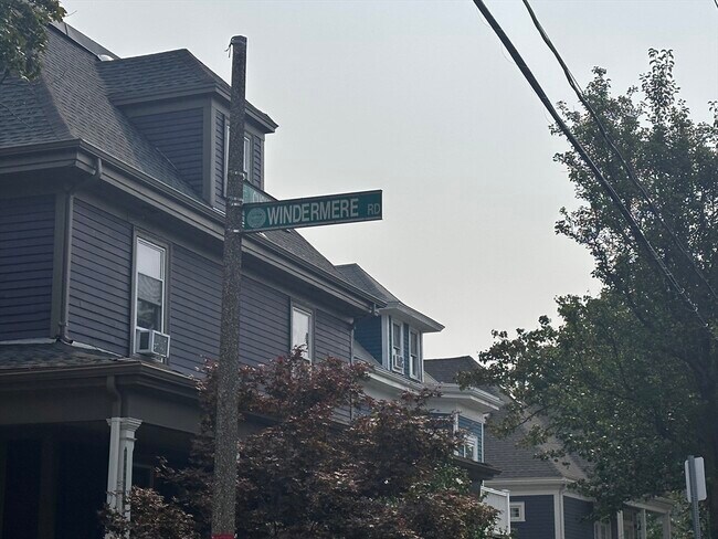 Building Photo - 73 Cushing Ave