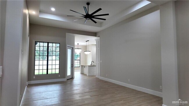 Building Photo - 33 Baylor Ave