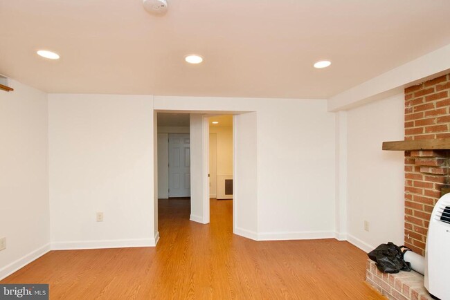 Building Photo - 6700 Livingston Rd